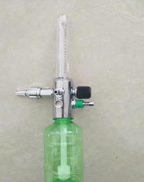 氧气湿化瓶湿化液选择与更换指南